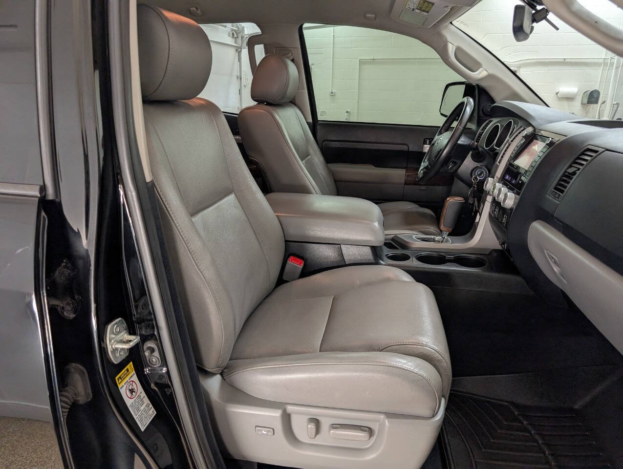 Used 2012 Toyota Tundra Limited AWD/4WD image 19