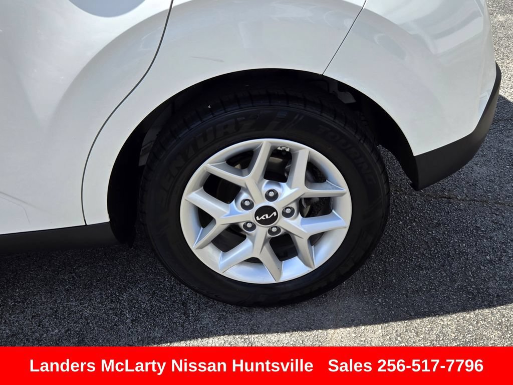 Used 2024 Kia Soul LX w/ Option Group 015 FWD image 12