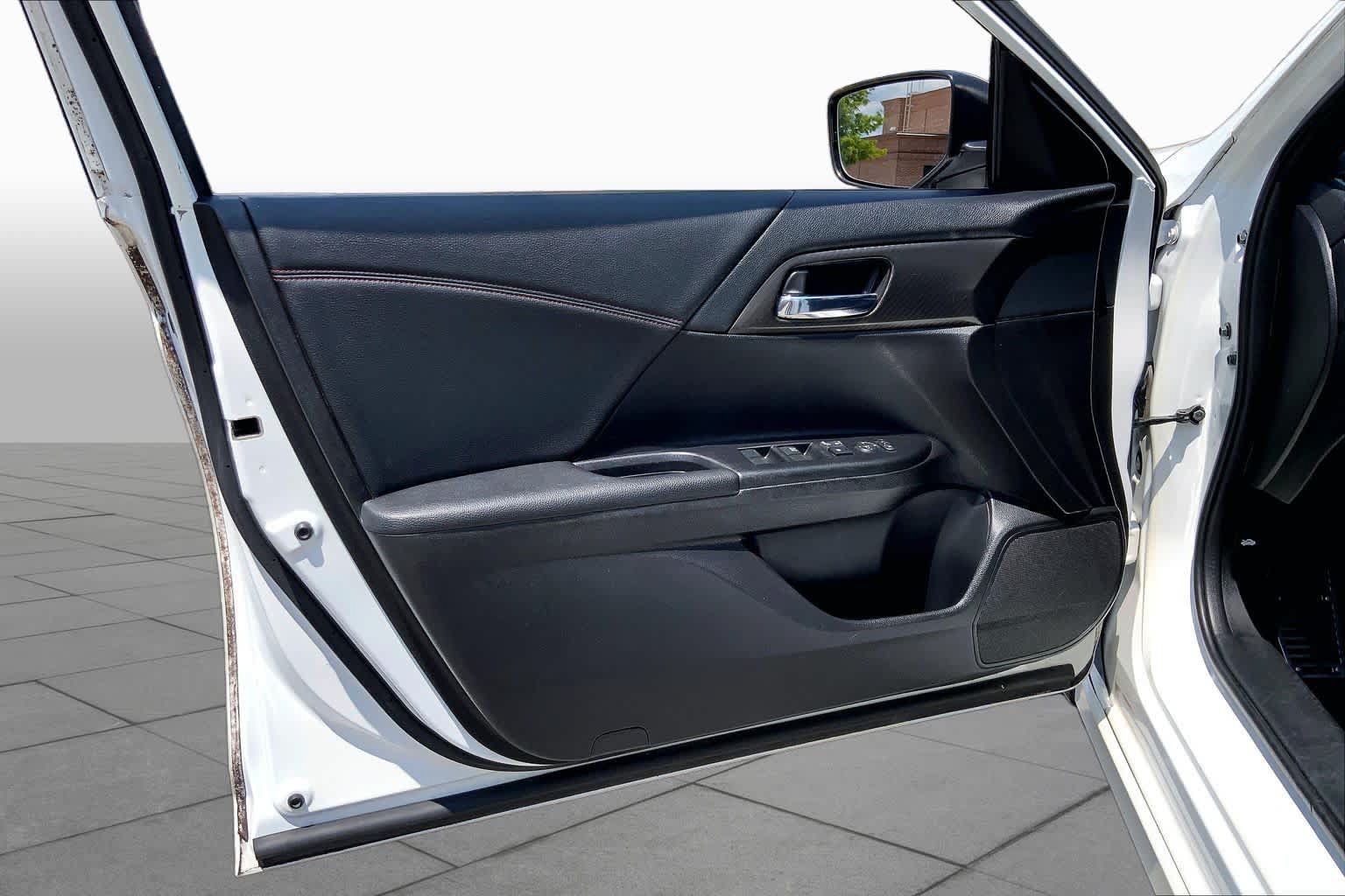Used 2017 Honda Accord Sport Special Edition image 20