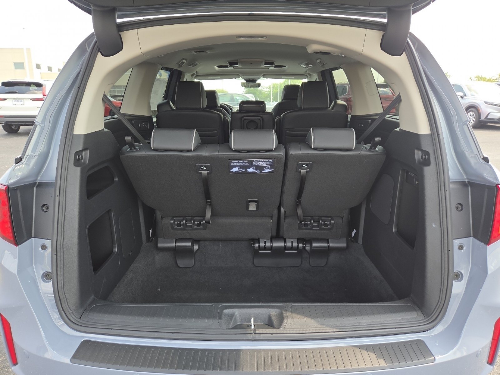 New 2026 Honda Odyssey Touring image 21