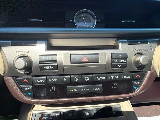 Used 2018 Lexus ES 350 w/ Luxury Package w/Wood Trim FWD image 17
