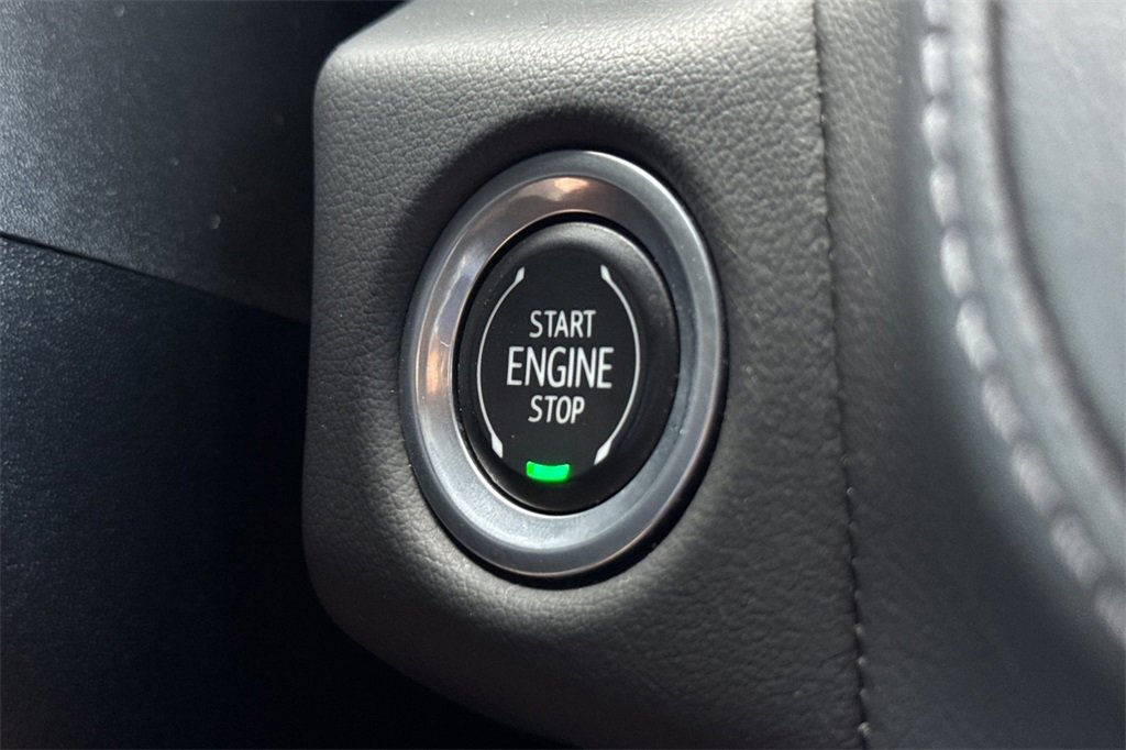 Used 2023 Chevrolet Suburban Z71 image 28