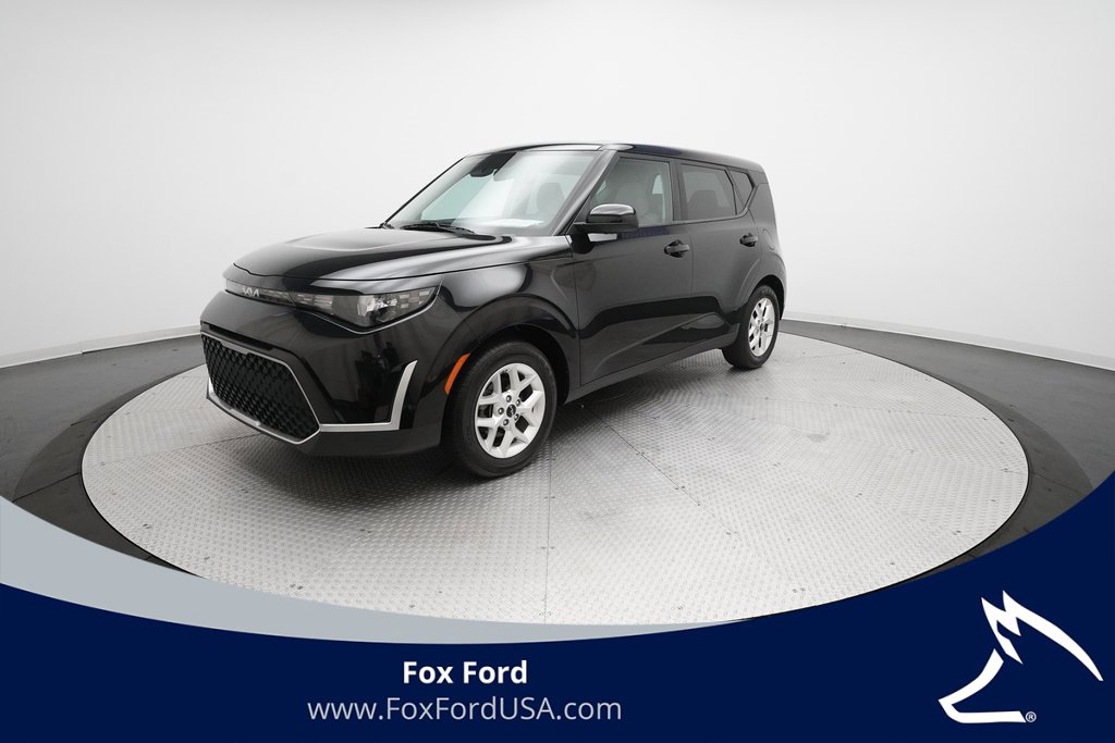 Used 2023 Kia Soul LX w/ LX Technology Package image 1