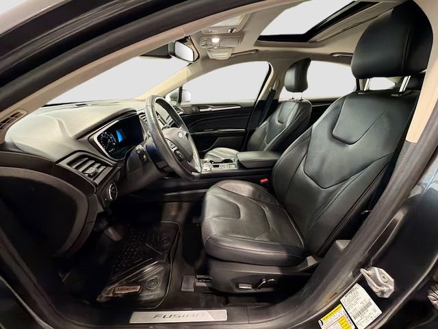 Used 2019 Ford Fusion Energi Titanium FWD image 19