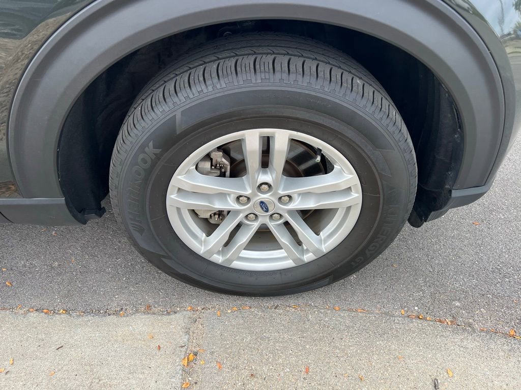 Used 2023 Ford Explorer XLT w/ Equipment Group 202A image 12