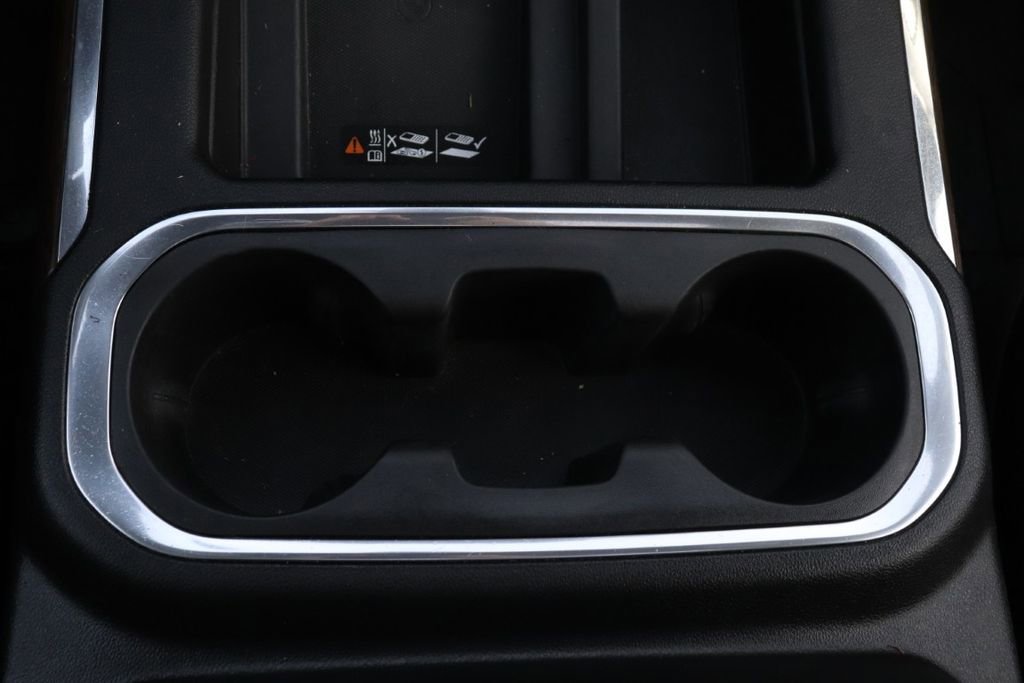 Used 2020 Chevrolet Silverado 1500 High Country w/ Technology Package image 30