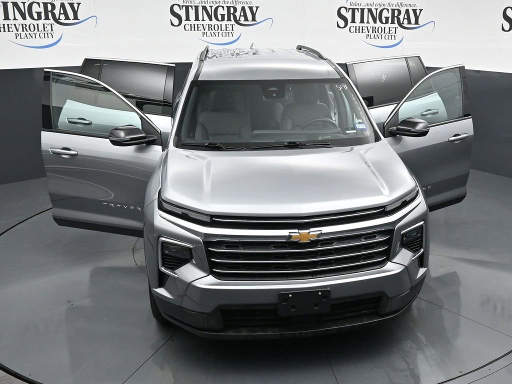 Used 2026 Chevrolet Traverse LT FWD image 34