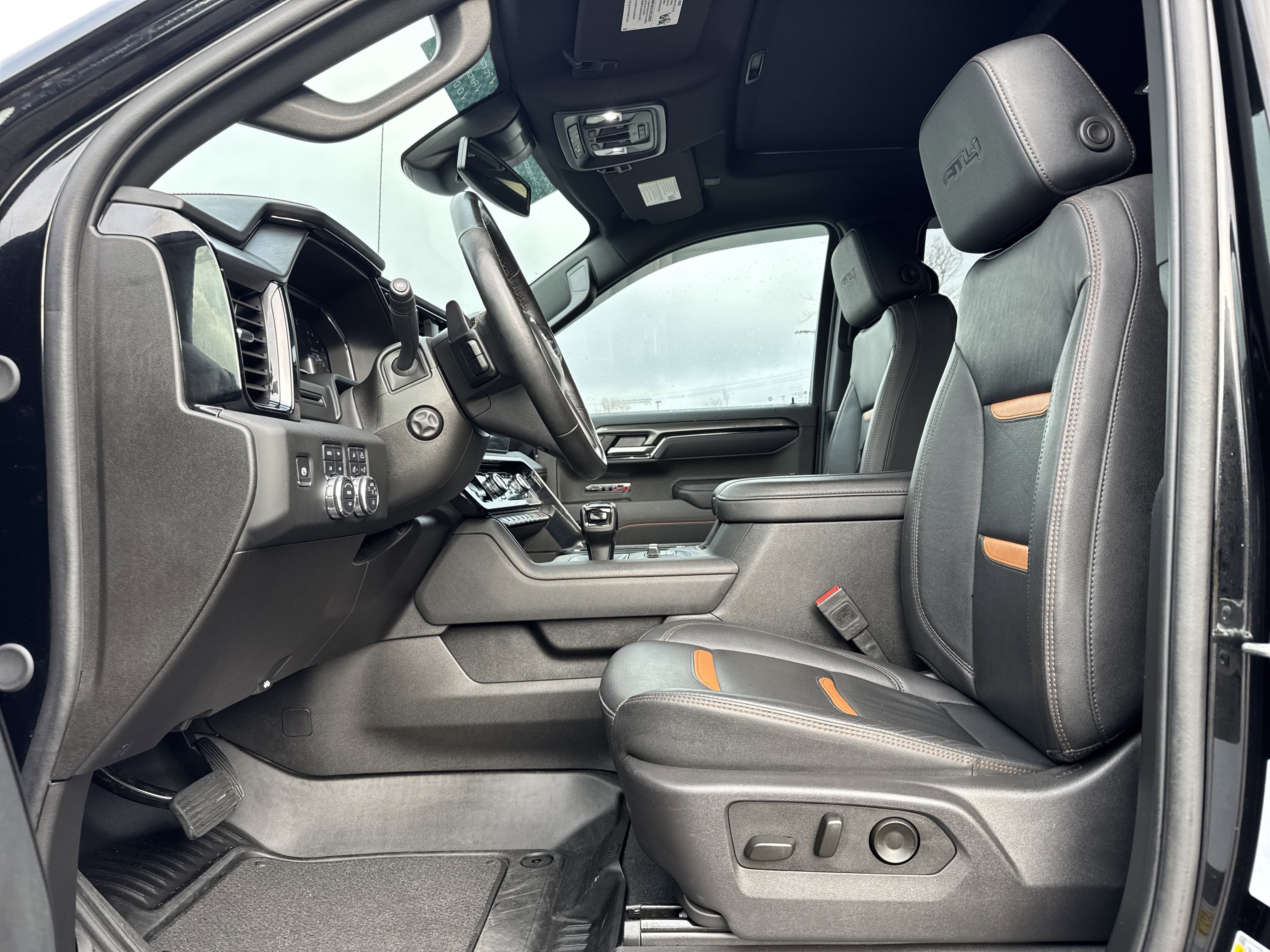 Used 2025 GMC Sierra 1500 AT4 w/ AT4 Premium Package image 16