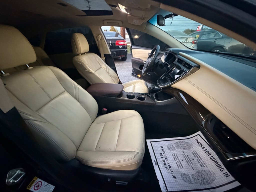 Used 2015 Toyota Avalon XLE FWD image 8