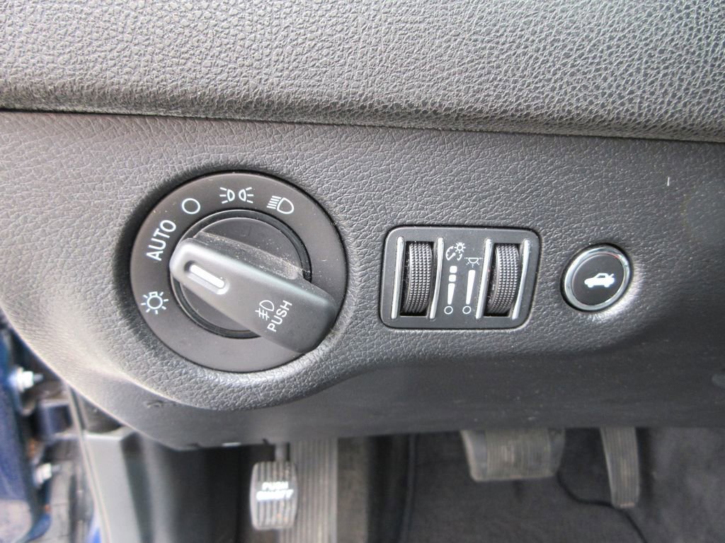 Used 2014 Chrysler 300 S image 23