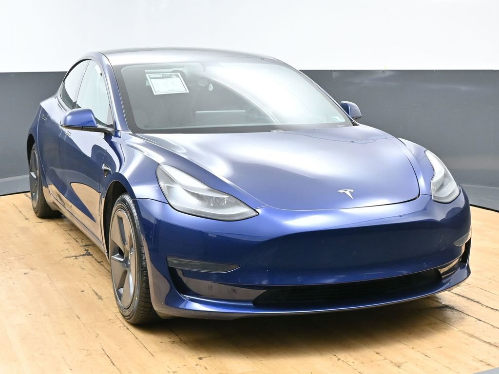 Used 2021 Tesla Model 3 Standard Range Plus image 4