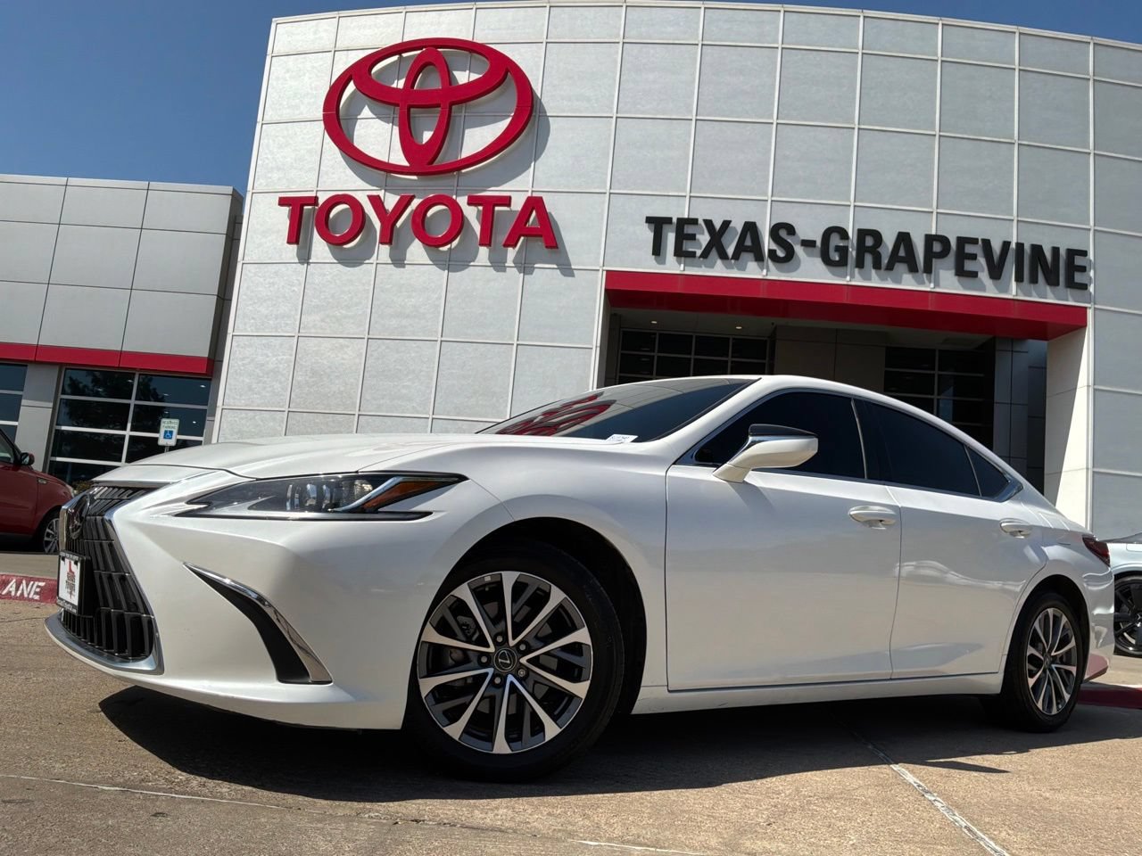 Used 2025 Lexus ES 350 w/ Accessory Package (Z1) FWD image 2