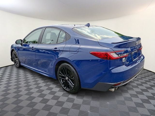 Used 2025 Toyota Camry SE FWD image 4