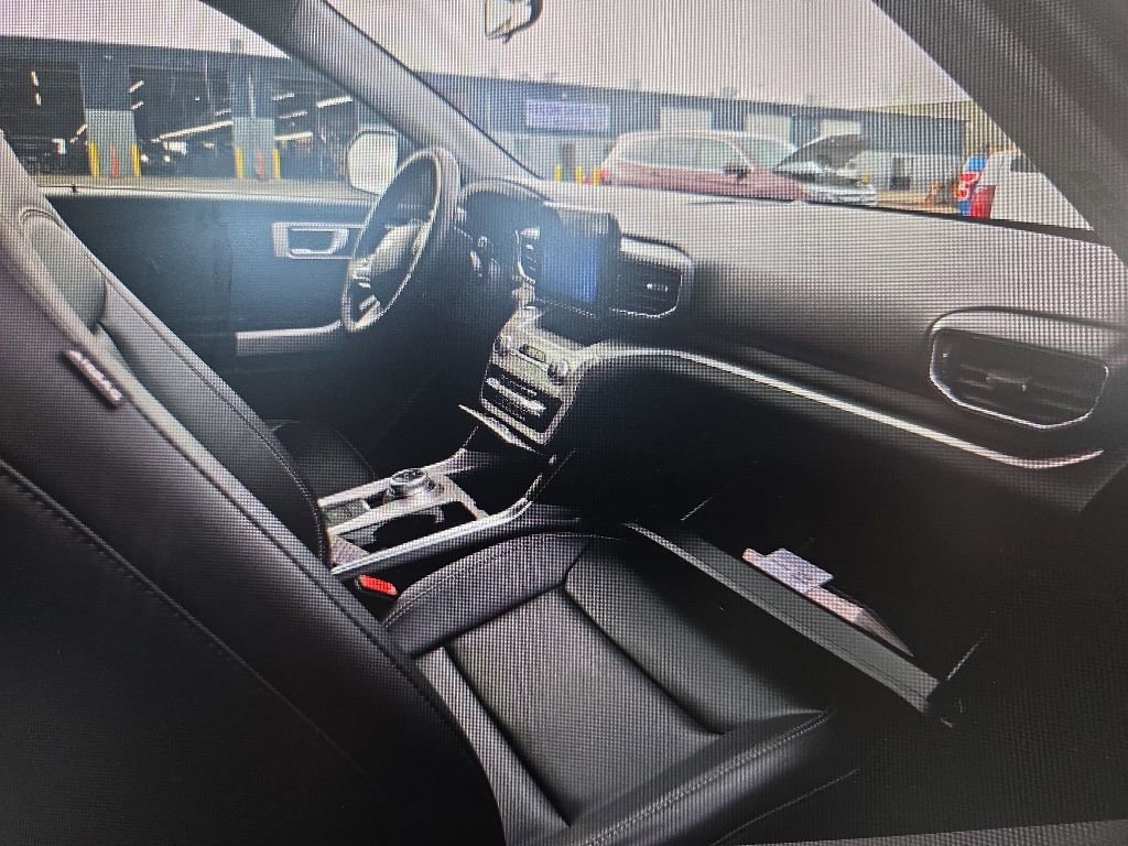 Used 2022 Ford Explorer XLT AWD/4WD image 10