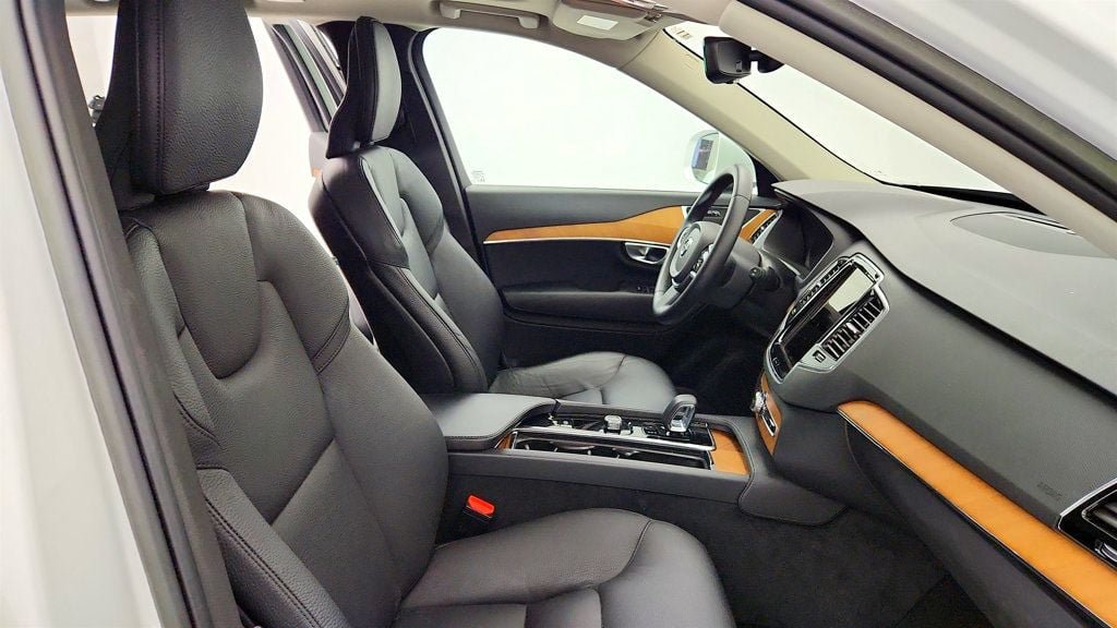 Used 2023 Volvo XC90 B6 Plus w/ Protection Package Premier AWD/4WD image 24