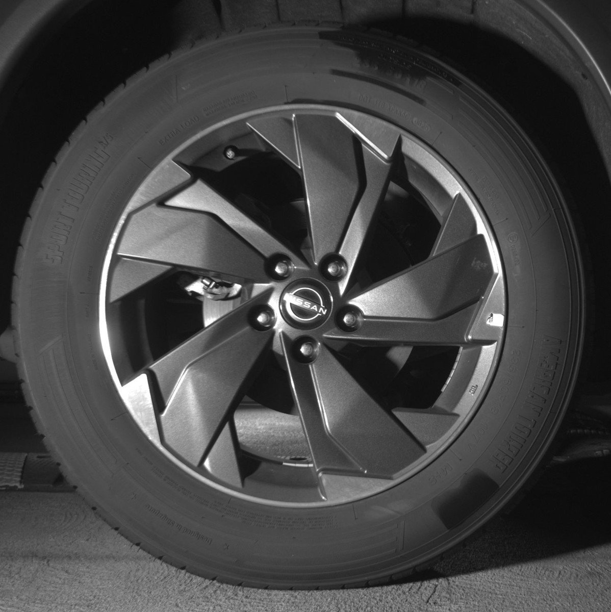 Used 2025 Nissan Rogue SV image 15