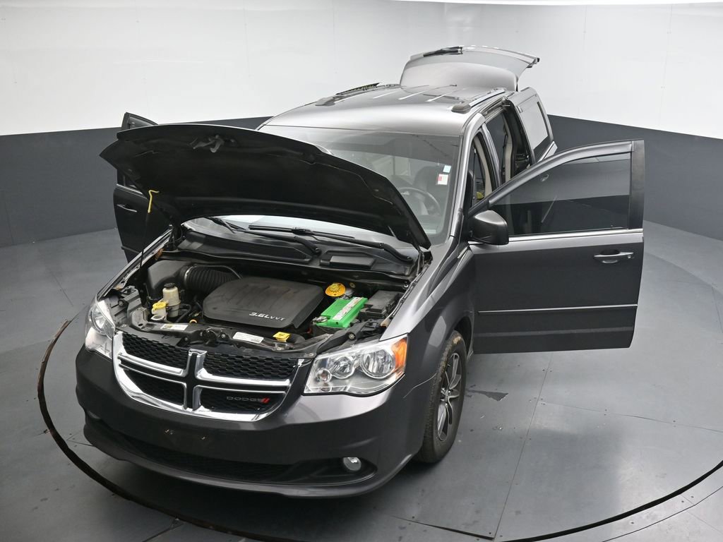 Used 2017 Dodge Grand Caravan SXT FWD image 26