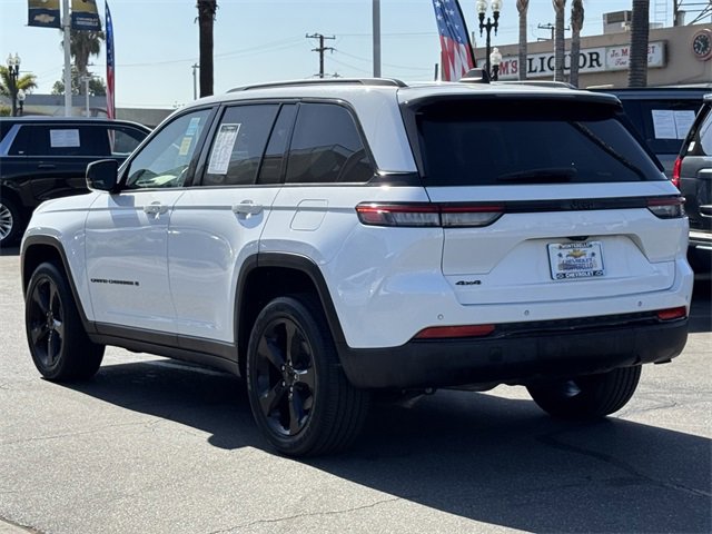 Used 2023 Jeep Grand Cherokee Altitude image 2