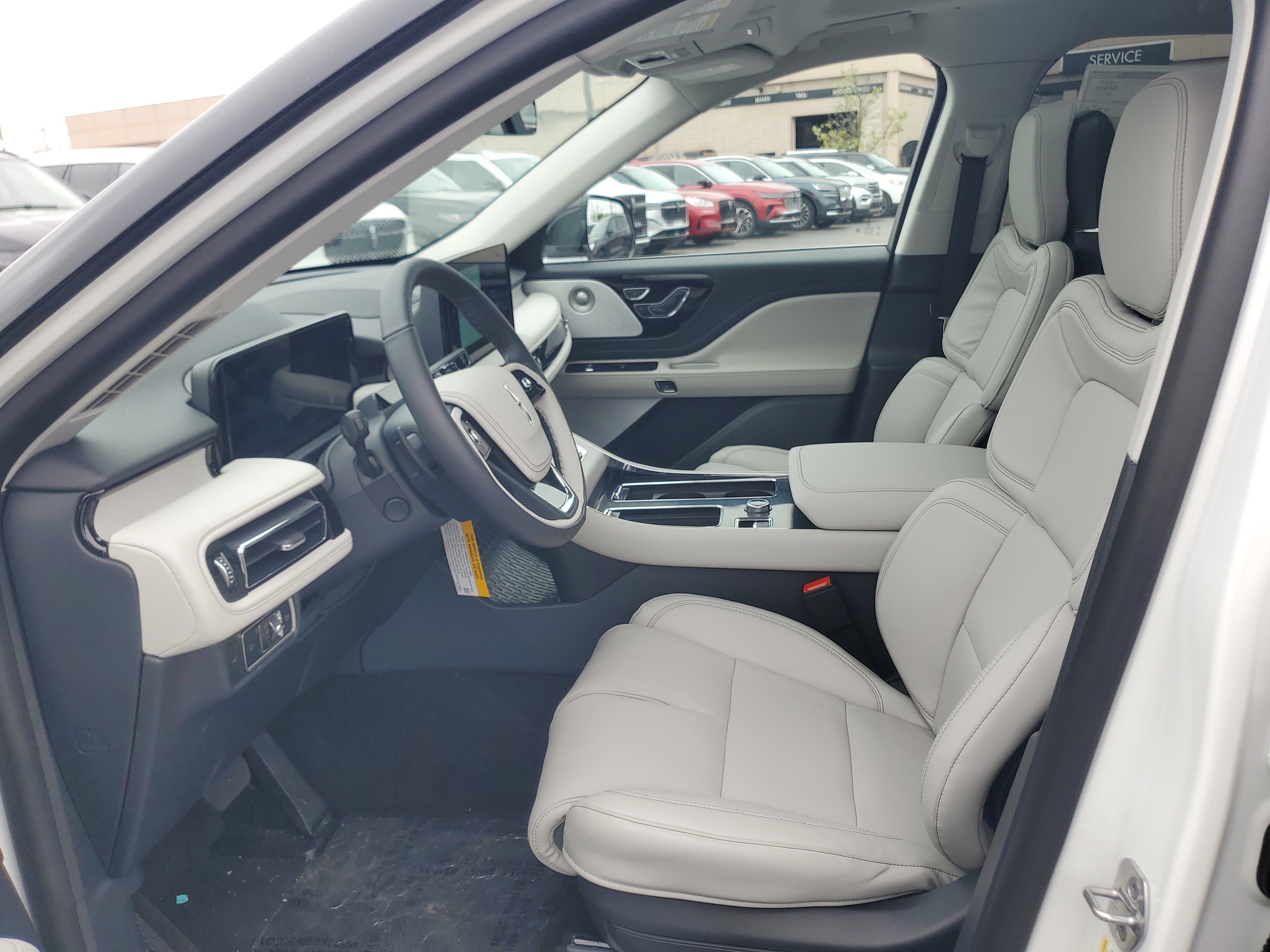 New 2026 Lincoln Aviator Reserve AWD/4WD image 11