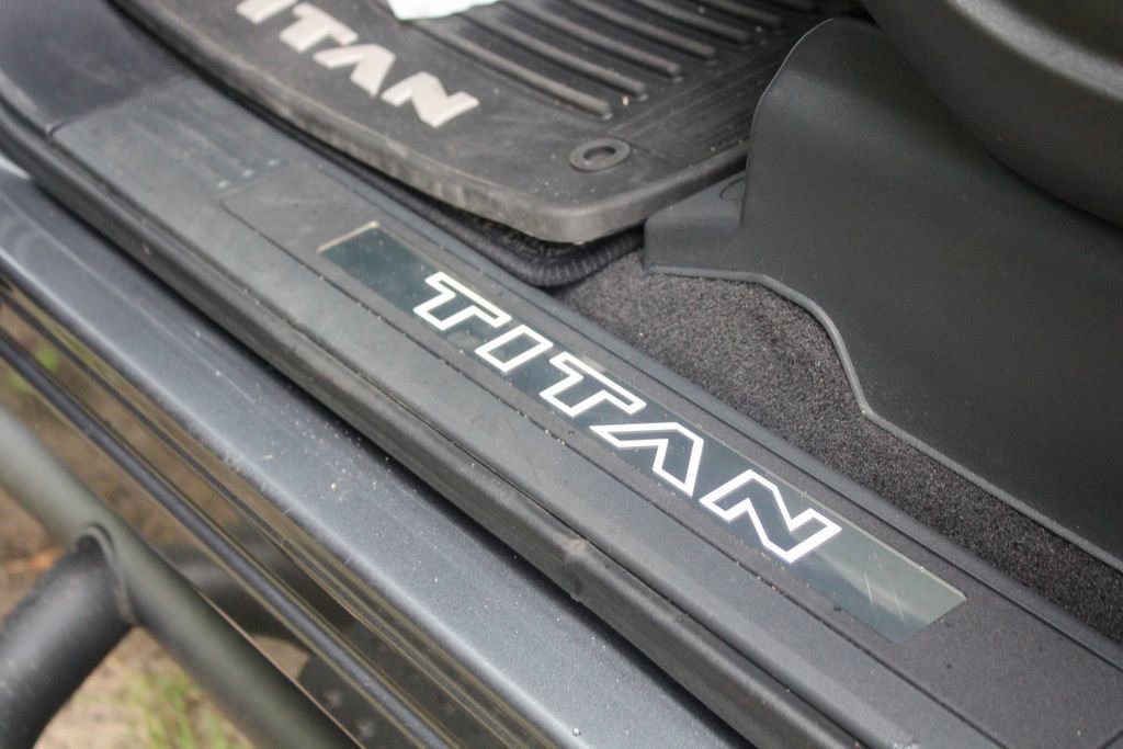 Used 2021 Nissan Titan SV w/ Accessory Utility Package image 16