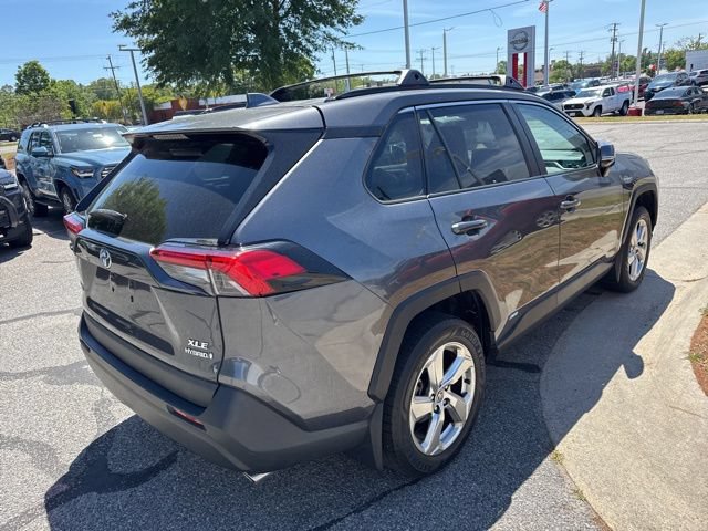 Used 2021 Toyota RAV4 XLE Premium AWD/4WD image 7