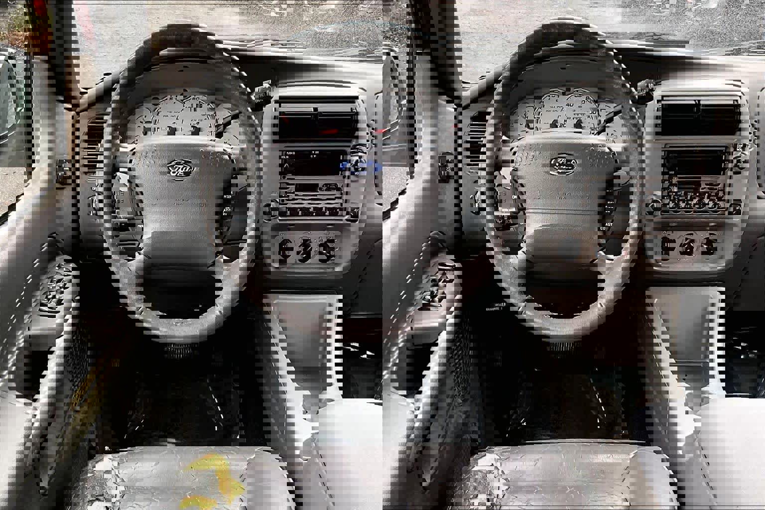 Used 2002 Ford Explorer Sport Trac 2WD image 5