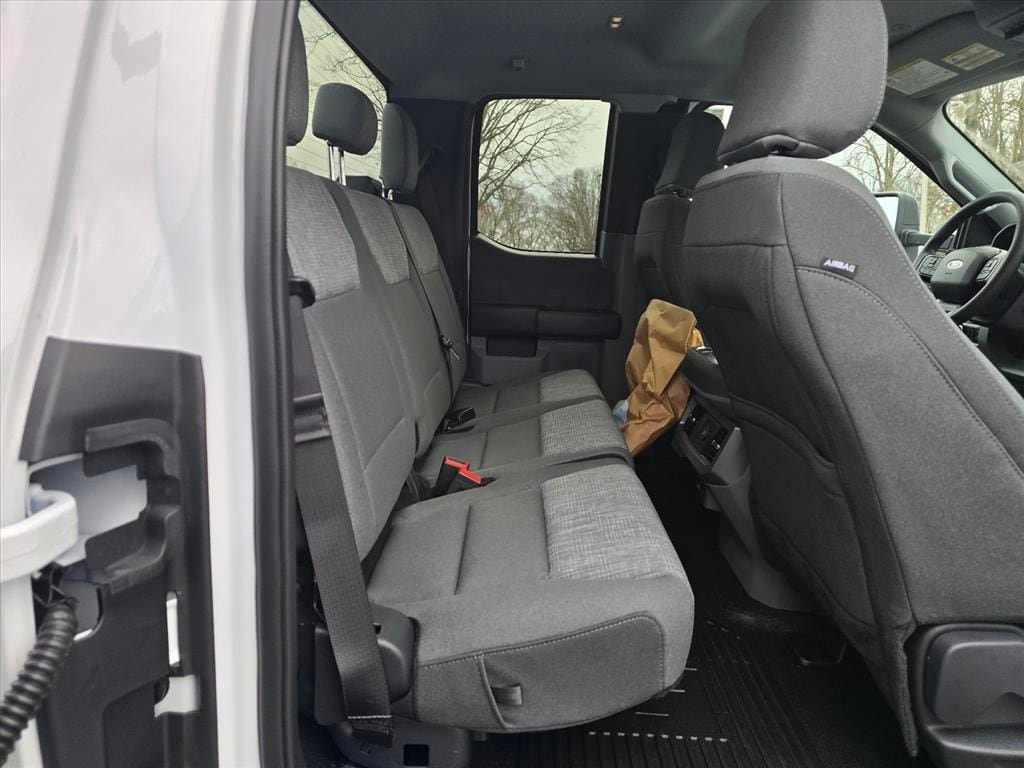 New 2026 Ford F550 4x4 SuperCab Super Duty w/ XLT Value Package image 11