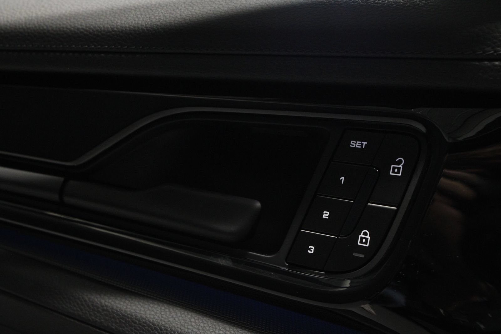 New 2026 Porsche Panamera 4 AWD/4WD image 31