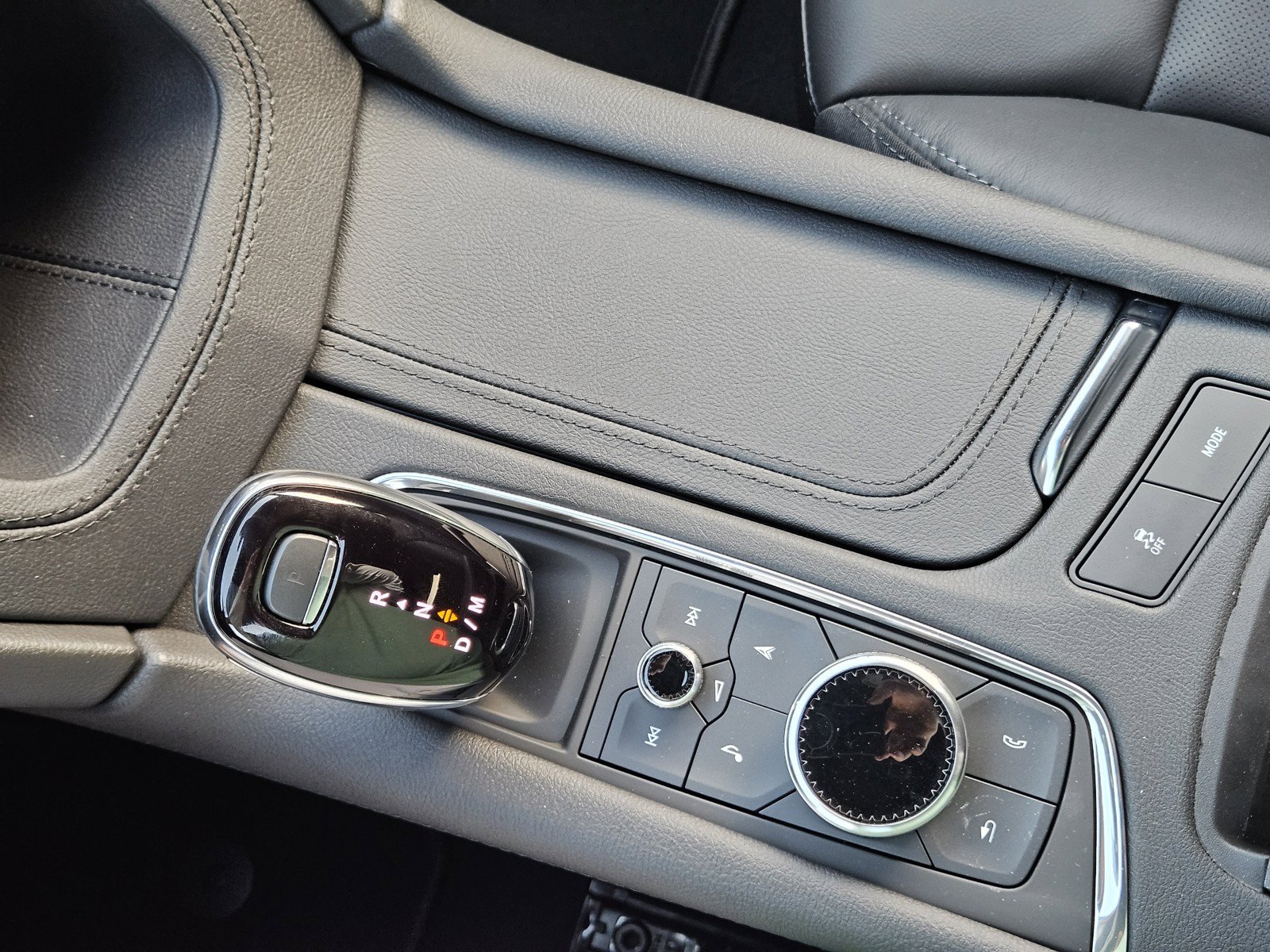 New 2026 Cadillac XT5 Premium Luxury w/ Driver Assist Package FWD image 15