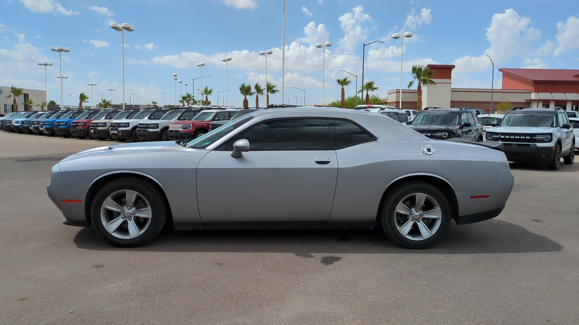 Used 2016 Dodge Challenger SXT RWD image 6