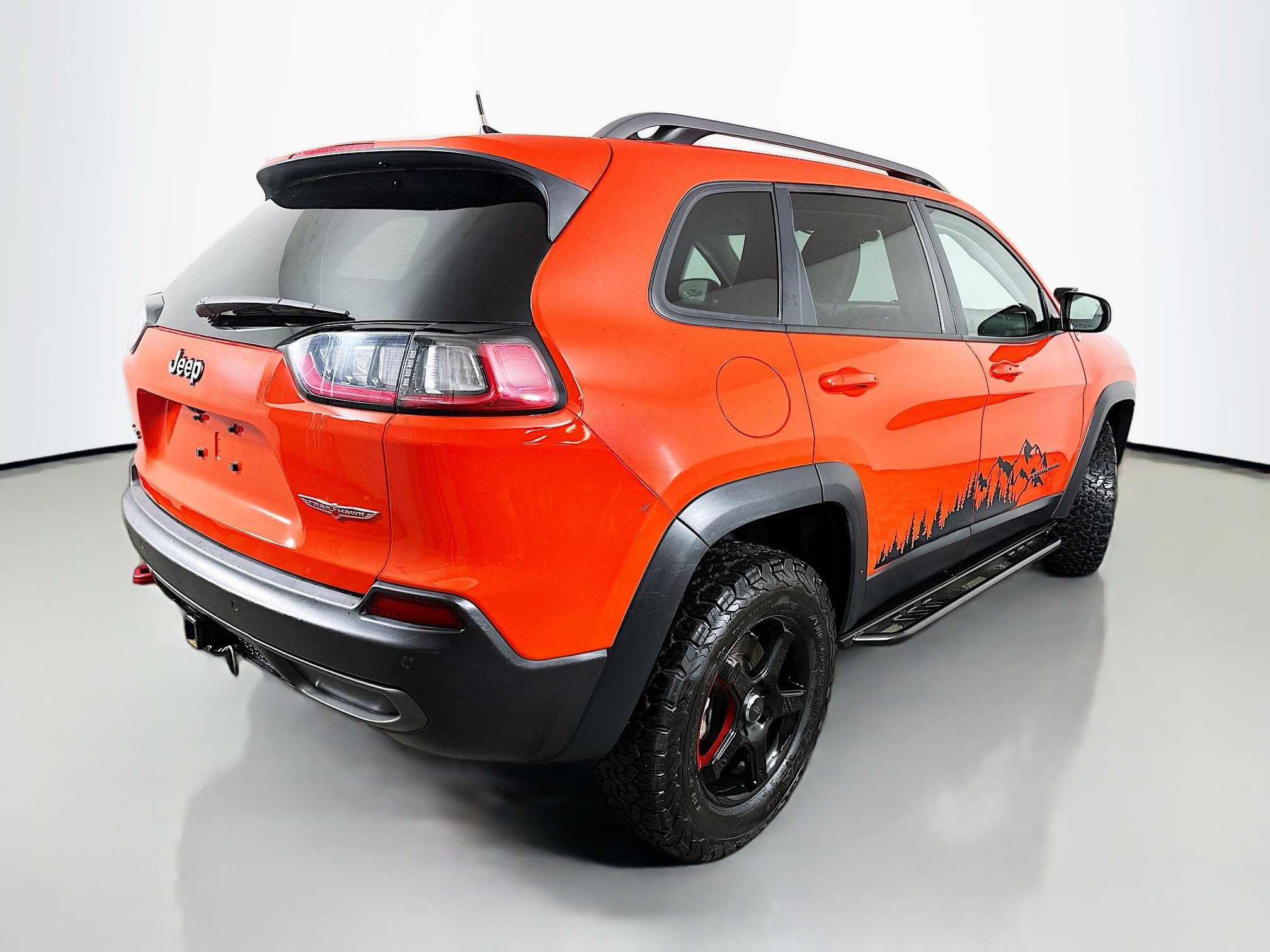 Used 2021 Jeep Cherokee Trailhawk image 7