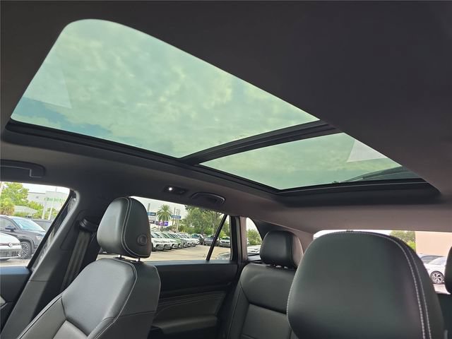 Used 2023 Volkswagen Atlas Cross Sport SE w/ Panoramic Sunroof Package FWD image 26