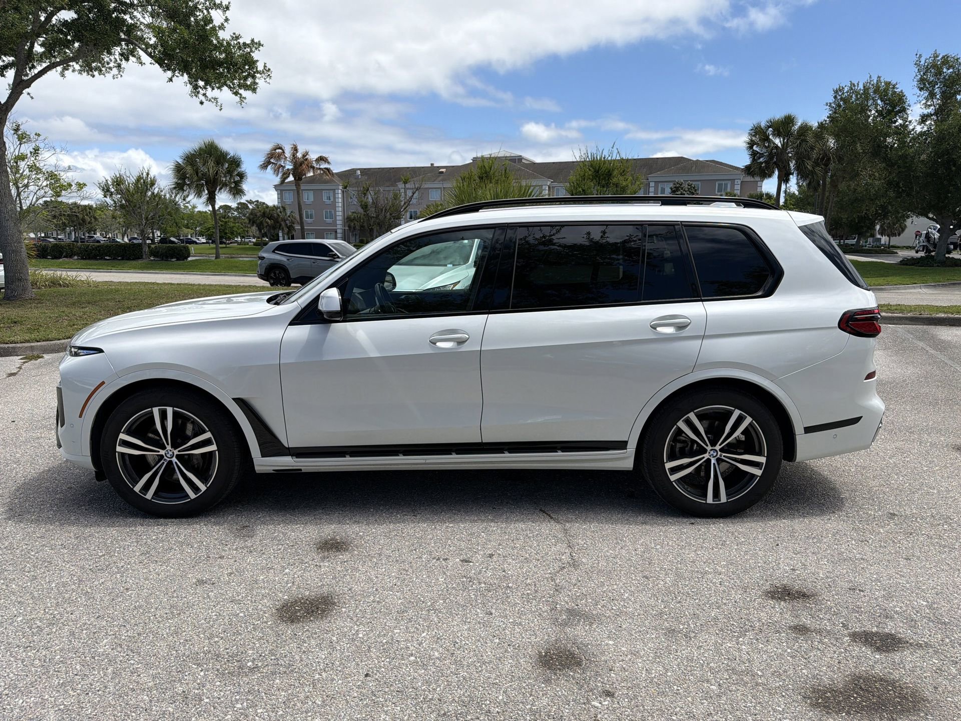 Certified 2025 BMW X7 xDrive40i image 7