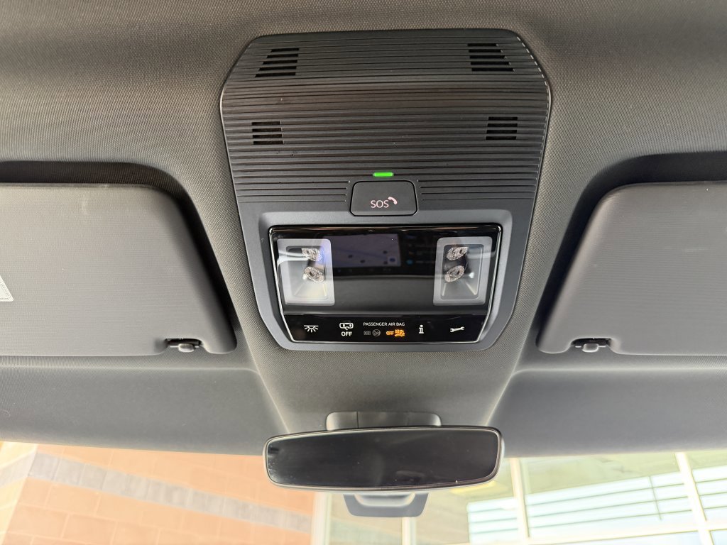 Used 2025 Volkswagen ID. Buzz Pro S RWD image 25