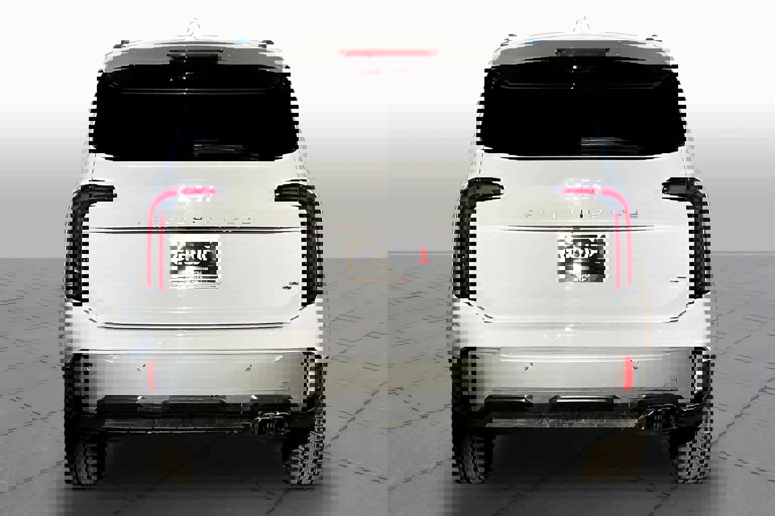 Used 2024 Kia Telluride EX w/ EX Captain's Chair Package image 5