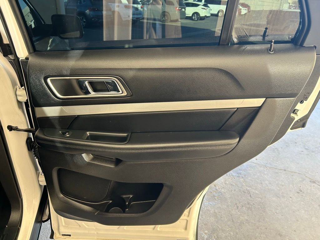 Used 2017 Ford Explorer XLT w/ Equipment Group 202A image 20