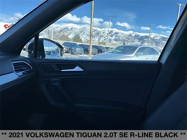 Used 2021 Volkswagen Tiguan SE R-Line image 34
