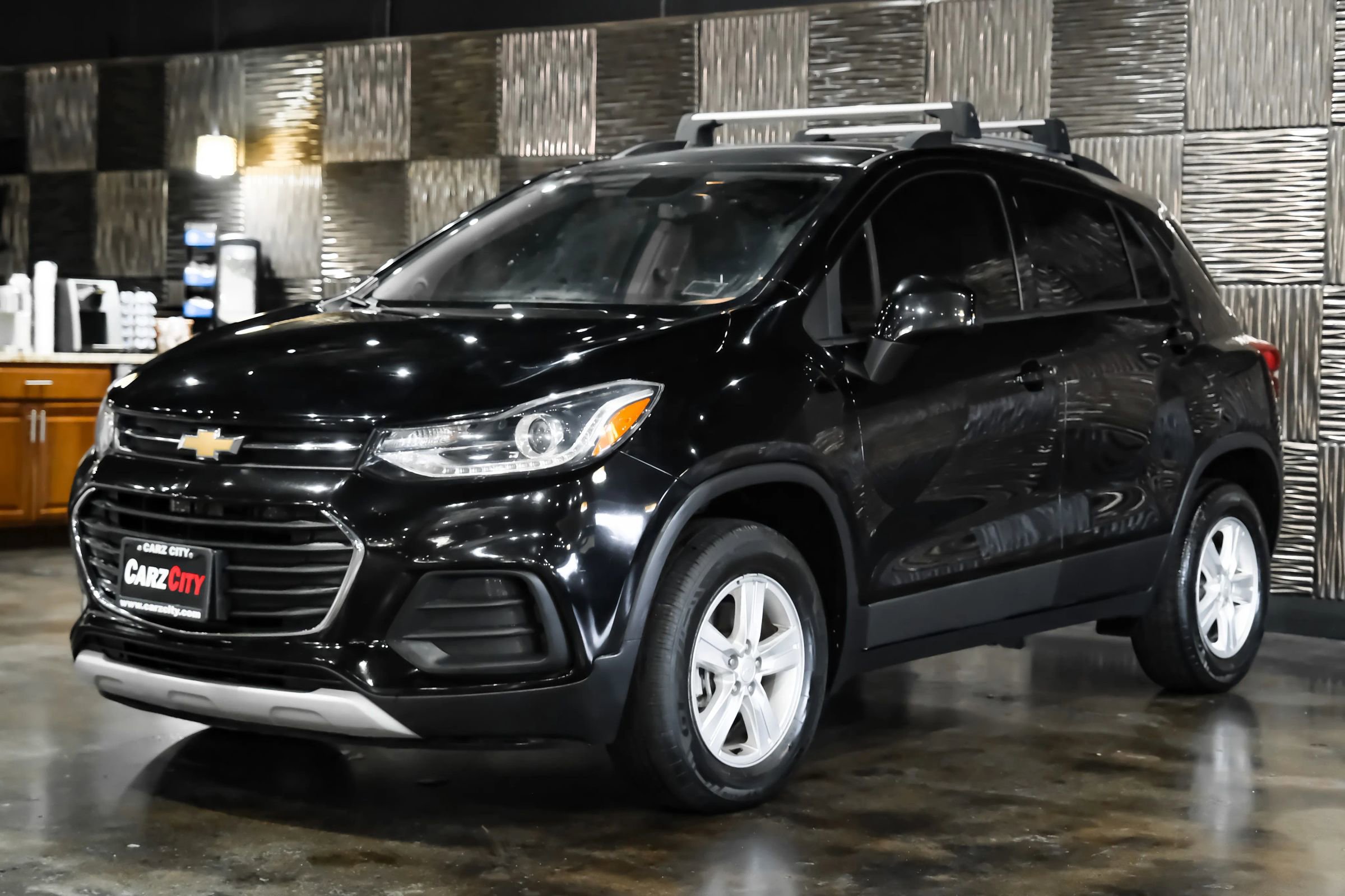 Used 2022 Chevrolet Trax LT w/ LT Convenience Package image 6