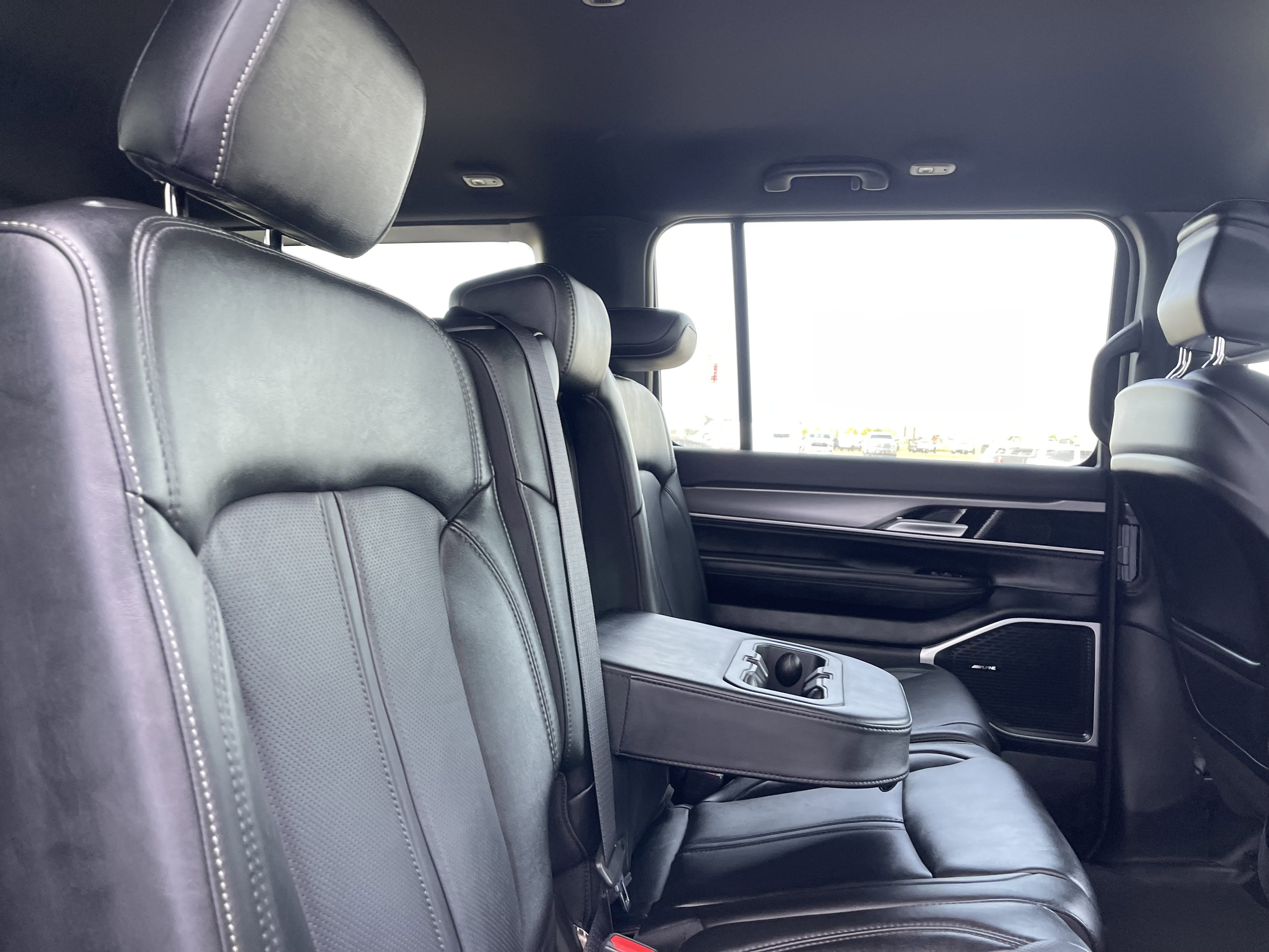 New 2026 Jeep Grand Wagoneer Limited w/ 8-Passenger Seating Package AWD/4WD image 28