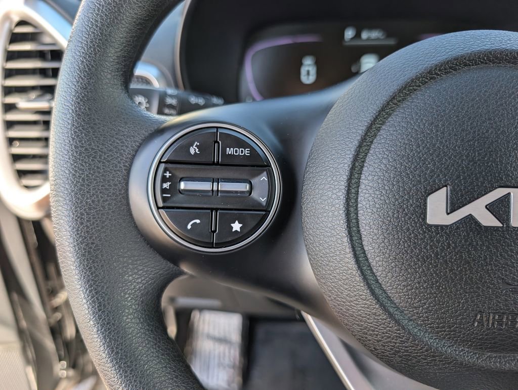 Certified 2025 Kia Soul LX image 23