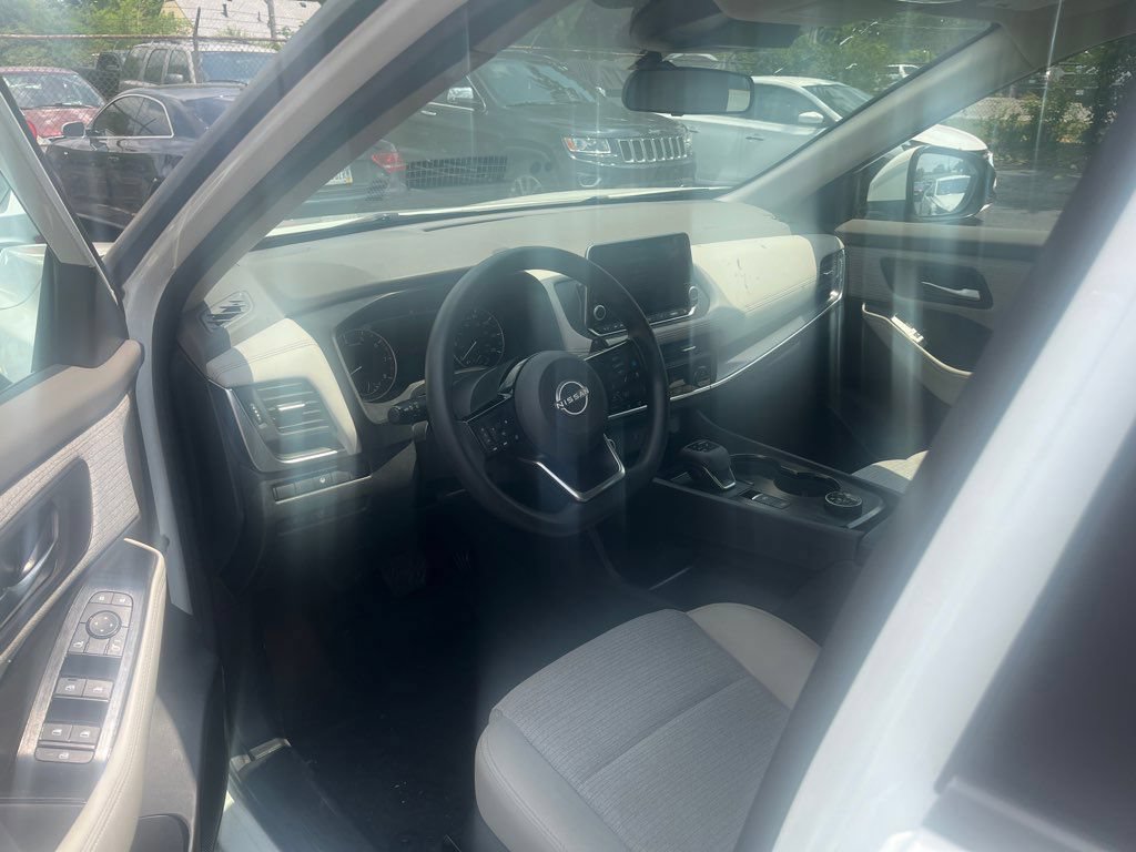 Used 2023 Nissan Rogue SV AWD/4WD image 11