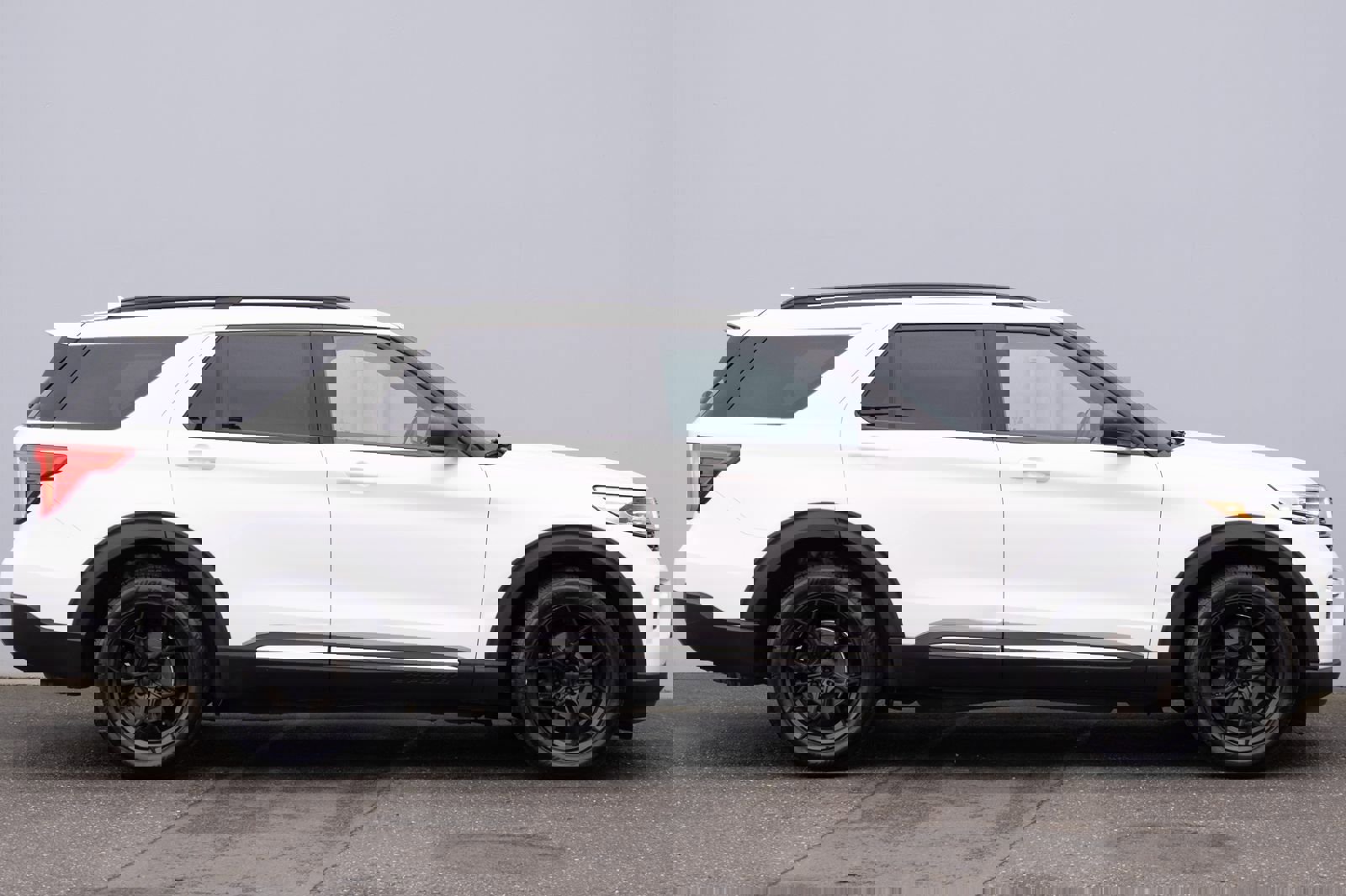 Used 2020 Ford Explorer XLT w/ Equipment Group 202A image 30