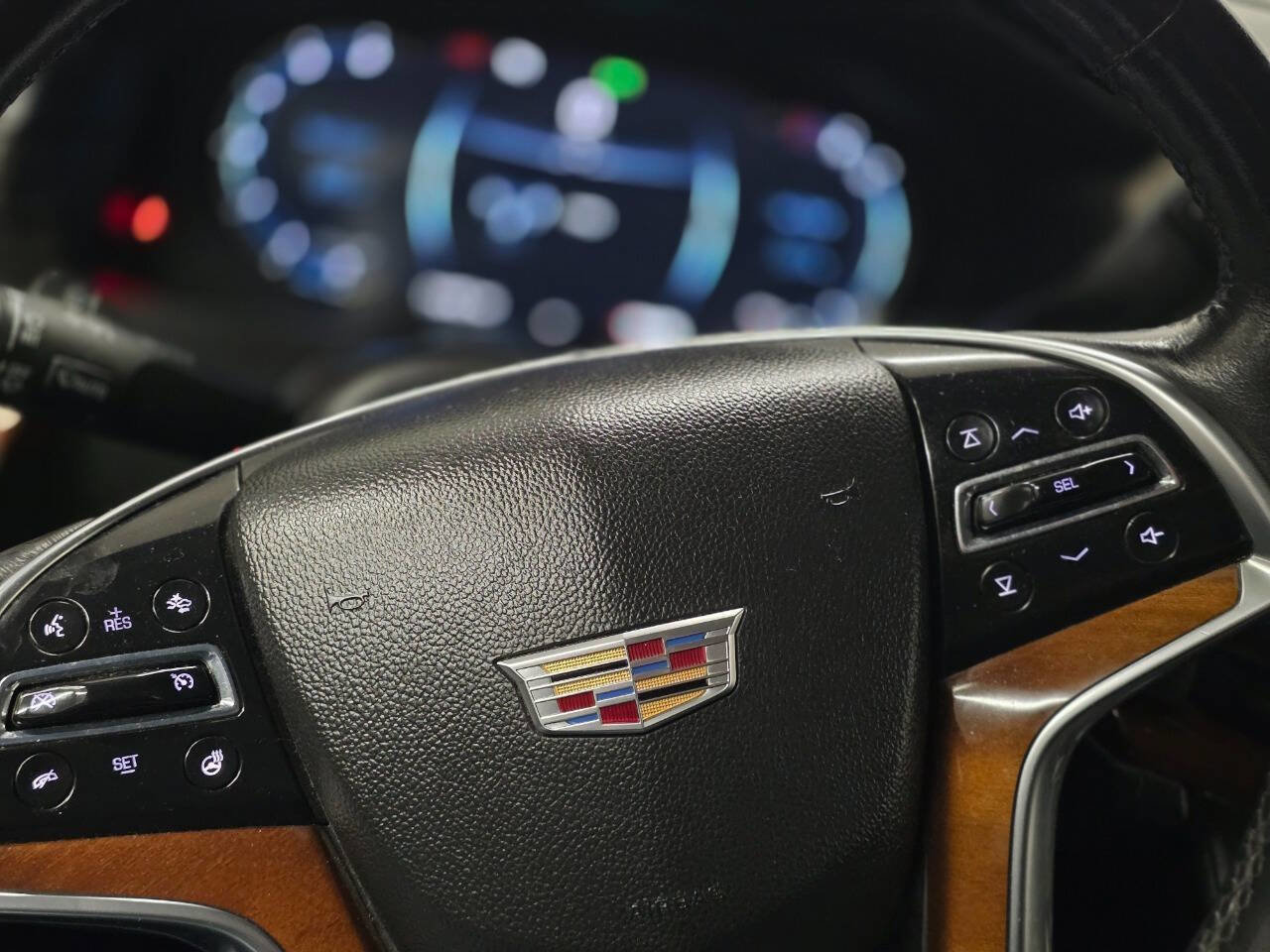 Used 2016 Cadillac Escalade ESV Luxury image 24