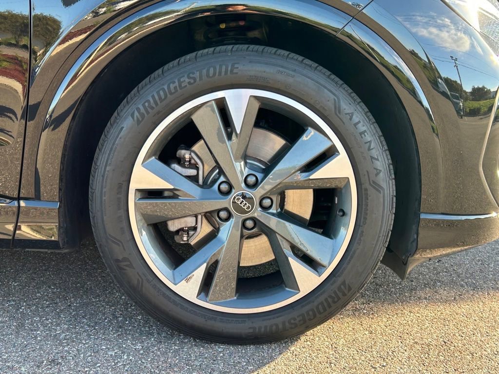 Used 2024 Audi Q4 e-tron Premium w/ Convenience Package image 39