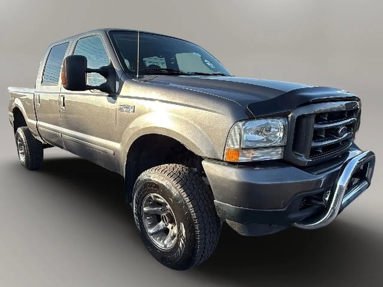 Used 2004 Ford F250 XLT image 2