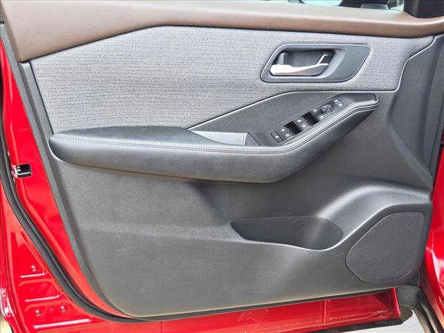 Used 2023 Nissan Rogue SV FWD image 21