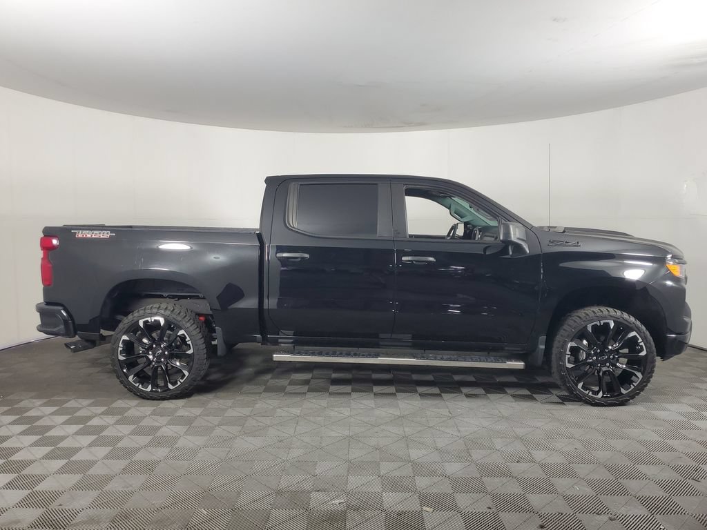 Used 2024 Chevrolet Silverado 1500 Custom Trail Boss w/ LPO, Dark Essentials Package AWD/4WD image 3