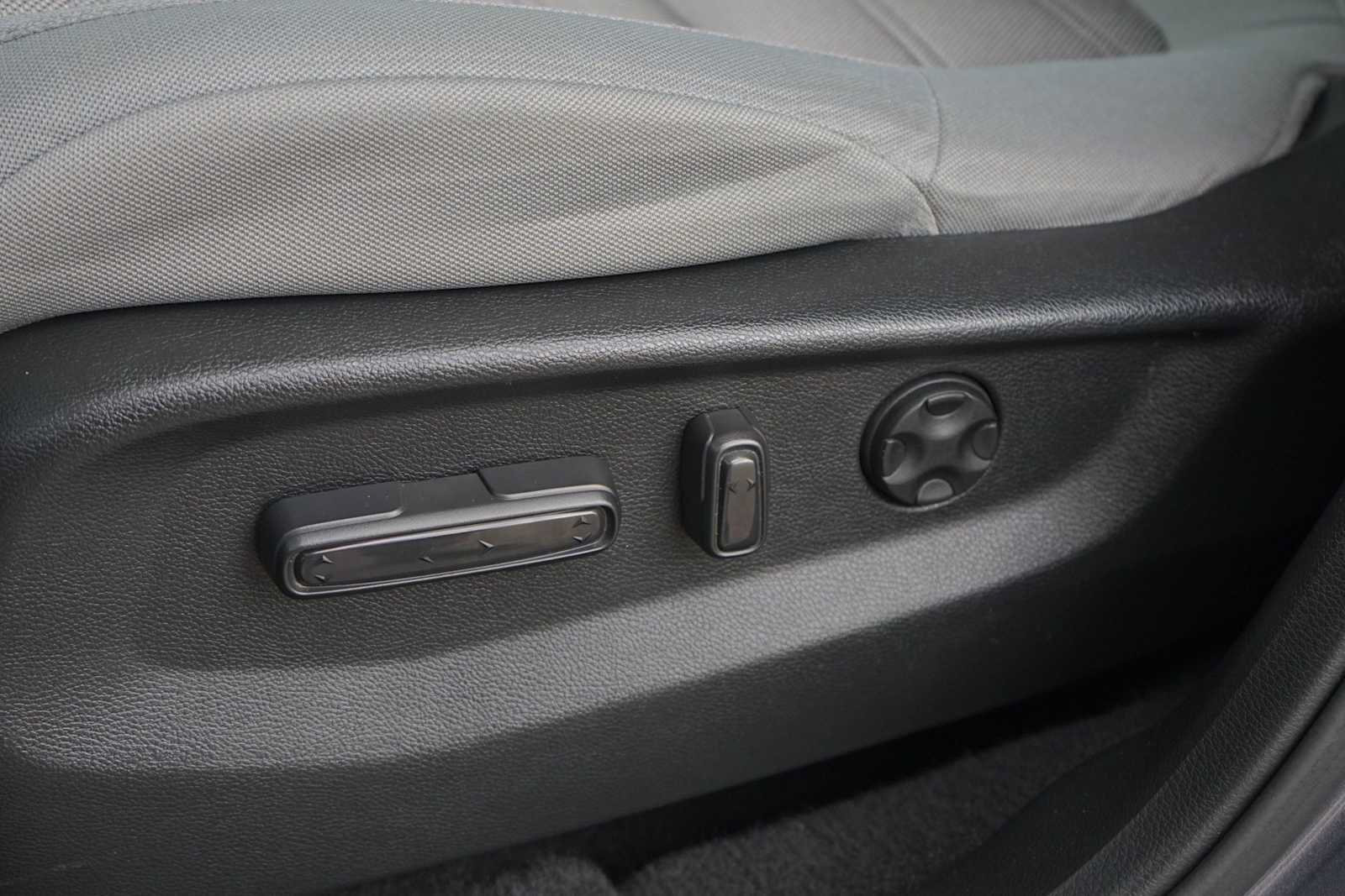 Used 2019 Honda CR-V EX image 12