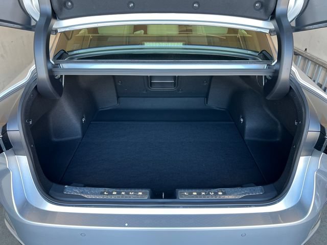 New 2026 Lexus ES 350e FWD image 23
