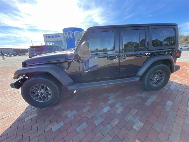 Used 2024 Jeep Wrangler Sport S image 12